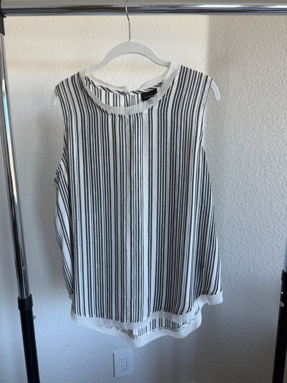 Who What Wear Women's XL Black & Cream Striped top